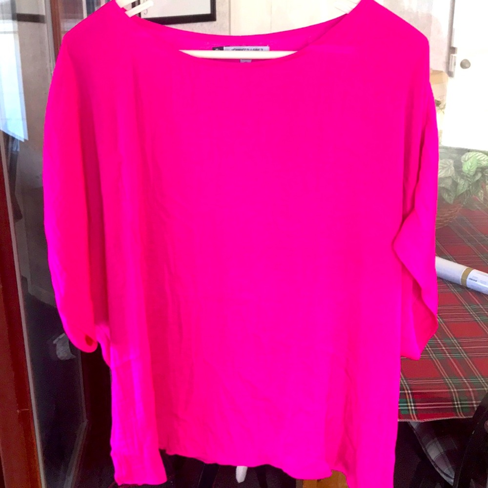 Beautiful Jenifer Lopez blouse